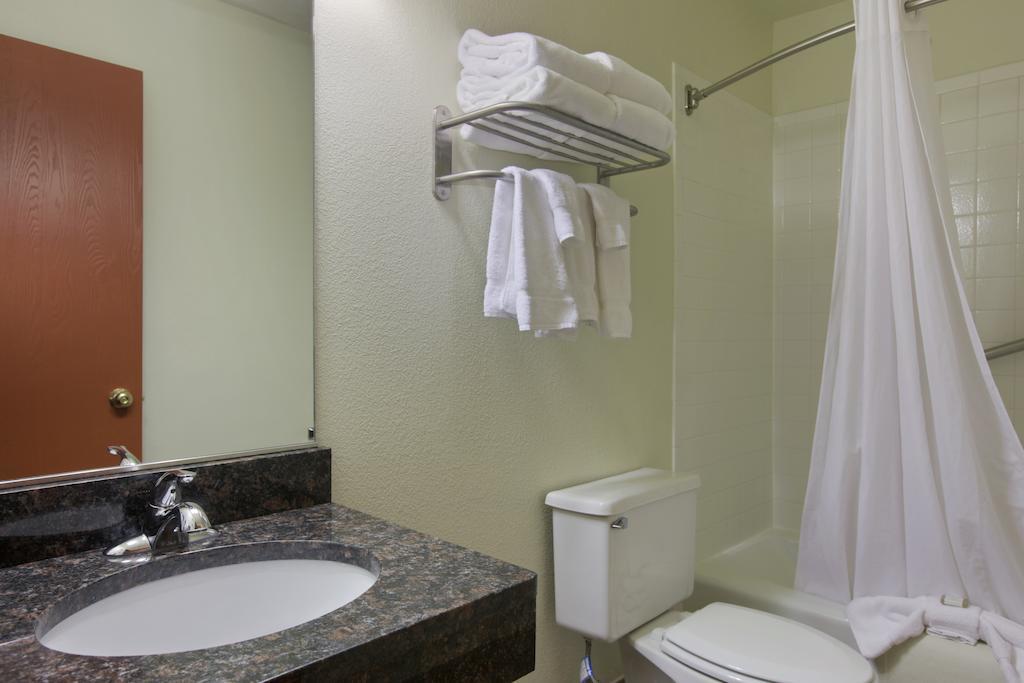 Baymont By Wyndham Eau Claire Wi Exterior foto